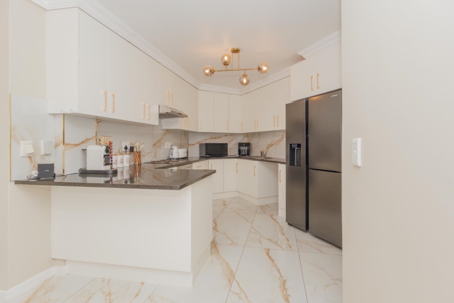 To Let 1 Bedroom Property for Rent in Gardens Western Cape